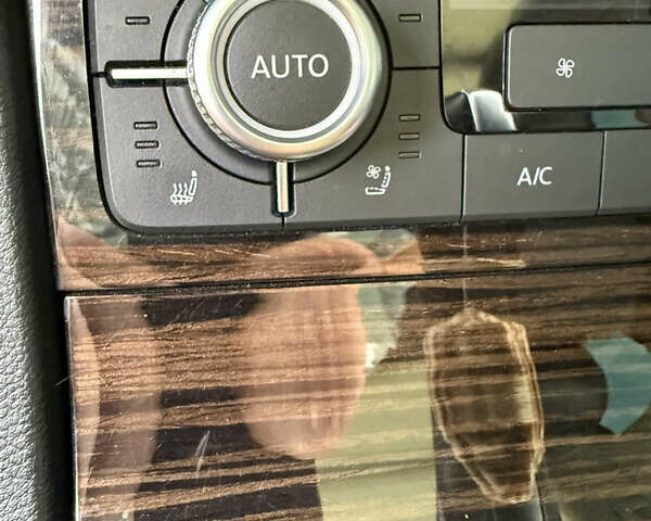 Білий Фольксваген Туарег, об'ємом двигуна 3 л та пробігом 215 тис. км за 25800 $, фото 29 на Automoto.ua