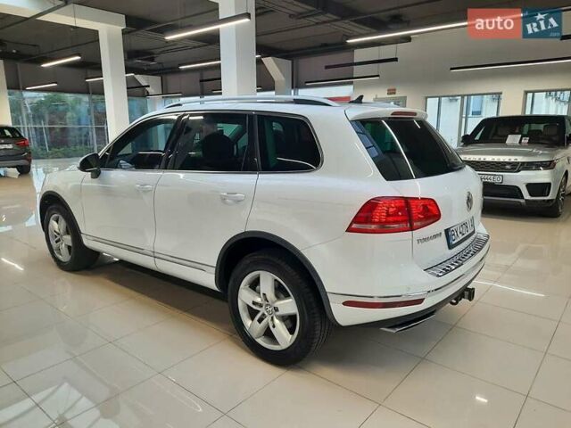 Белый Фольксваген Туарег, объемом двигателя 3 л и пробегом 111 тыс. км за 23477 $, фото 12 на Automoto.ua
