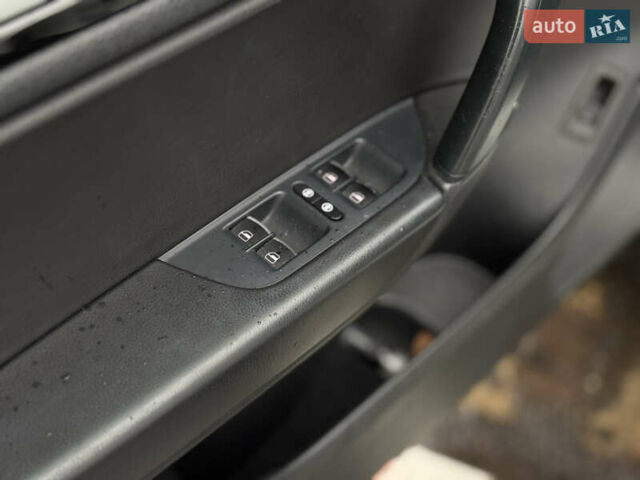 Белый Фольксваген Туарег, объемом двигателя 2.97 л и пробегом 248 тыс. км за 18000 $, фото 24 на Automoto.ua