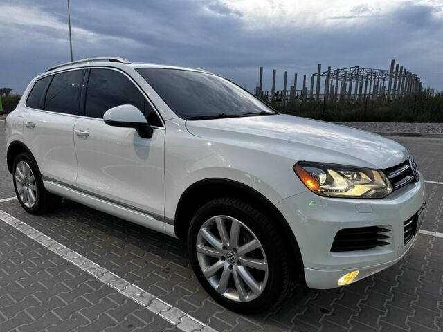 Белый Фольксваген Туарег, объемом двигателя 3 л и пробегом 266 тыс. км за 17000 $, фото 8 на Automoto.ua