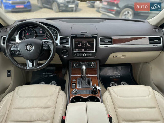 Белый Фольксваген Туарег, объемом двигателя 2.97 л и пробегом 141 тыс. км за 23500 $, фото 8 на Automoto.ua