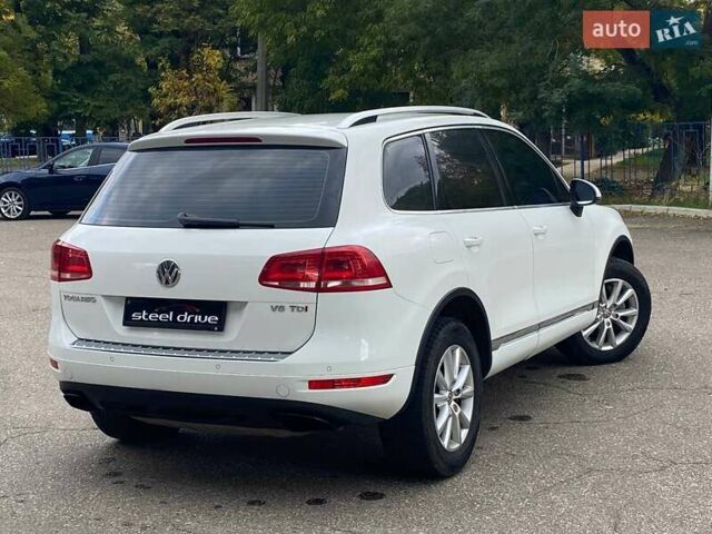 Белый Фольксваген Туарег, объемом двигателя 2.98 л и пробегом 258 тыс. км за 22499 $, фото 4 на Automoto.ua