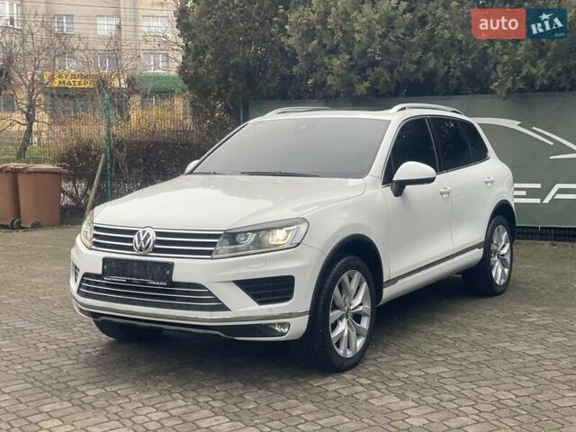 Білий Фольксваген Туарег, об'ємом двигуна 2.97 л та пробігом 228 тис. км за 23900 $, фото 4 на Automoto.ua