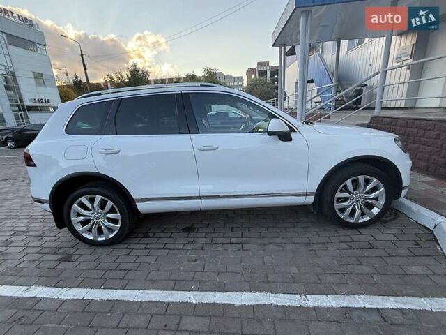 Белый Фольксваген Туарег, объемом двигателя 2.97 л и пробегом 145 тыс. км за 31500 $, фото 7 на Automoto.ua