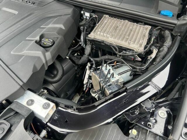 Белый Фольксваген Туарег, объемом двигателя 3 л и пробегом 125 тыс. км за 47500 $, фото 14 на Automoto.ua