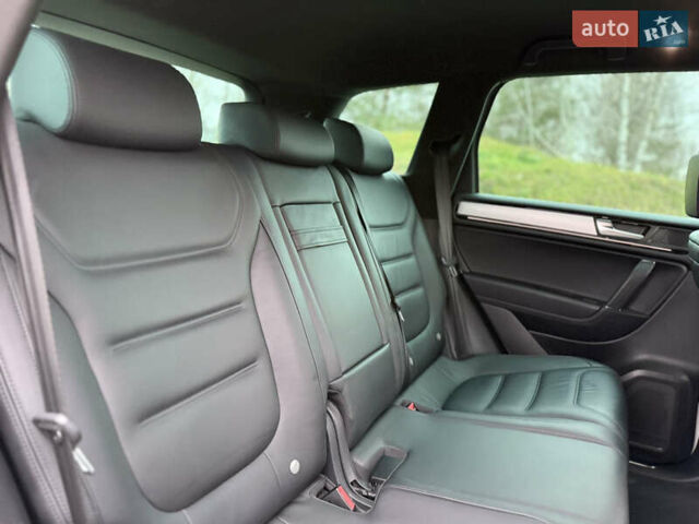 Белый Фольксваген Туарег, объемом двигателя 3 л и пробегом 279 тыс. км за 22999 $, фото 35 на Automoto.ua