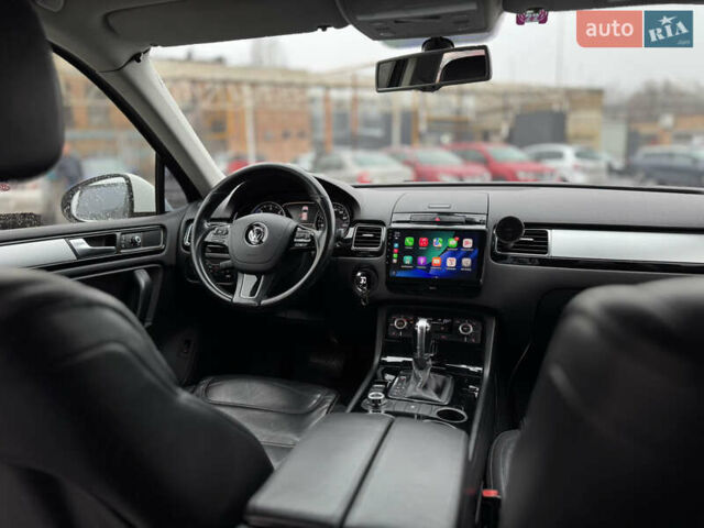 Белый Фольксваген Туарег, объемом двигателя 2.97 л и пробегом 248 тыс. км за 18000 $, фото 48 на Automoto.ua