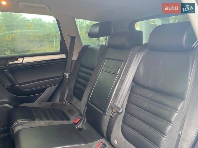 Белый Фольксваген Туарег, объемом двигателя 2.98 л и пробегом 258 тыс. км за 22499 $, фото 12 на Automoto.ua