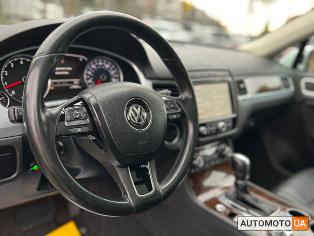 Білий Фольксваген Туарег, об'ємом двигуна 3.6 л та пробігом 153 тис. км за 23200 $, фото 19 на Automoto.ua
