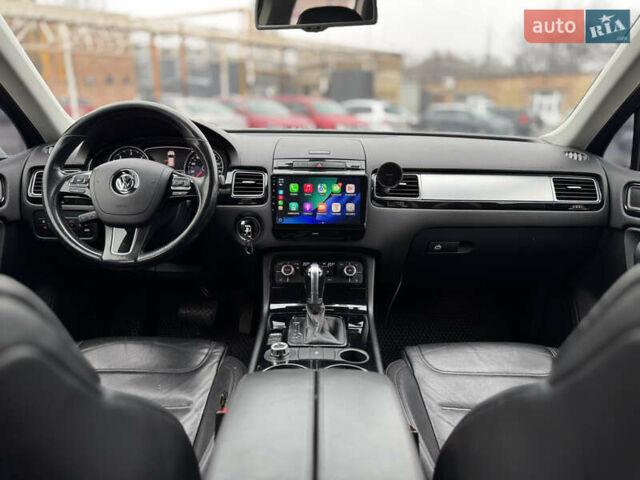 Белый Фольксваген Туарег, объемом двигателя 2.97 л и пробегом 248 тыс. км за 18000 $, фото 47 на Automoto.ua