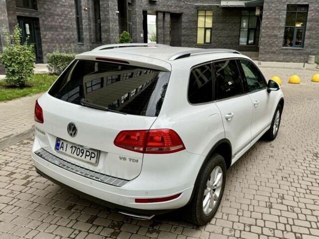 Белый Фольксваген Туарег, объемом двигателя 3 л и пробегом 291 тыс. км за 15900 $, фото 5 на Automoto.ua