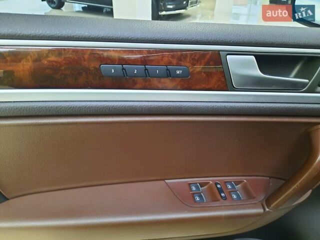 Белый Фольксваген Туарег, объемом двигателя 3 л и пробегом 111 тыс. км за 23477 $, фото 17 на Automoto.ua