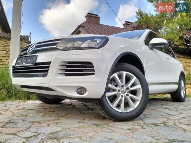 Білий Фольксваген Туарег, об'ємом двигуна 3 л та пробігом 241 тис. км за 21800 $, фото 27 на Automoto.ua