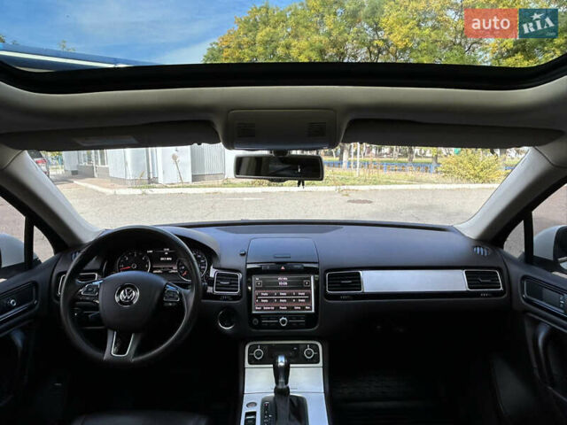 Белый Фольксваген Туарег, объемом двигателя 2.97 л и пробегом 227 тыс. км за 23499 $, фото 7 на Automoto.ua