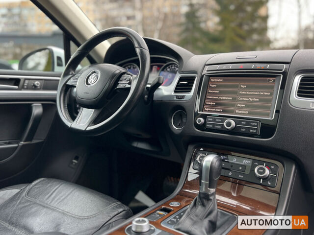 Білий Фольксваген Туарег, об'ємом двигуна 3.6 л та пробігом 153 тис. км за 23200 $, фото 9 на Automoto.ua