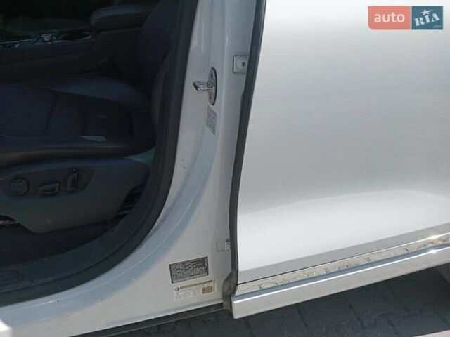 Белый Фольксваген Туарег, объемом двигателя 3.6 л и пробегом 167 тыс. км за 15700 $, фото 12 на Automoto.ua