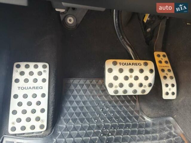 Белый Фольксваген Туарег, объемом двигателя 2.97 л и пробегом 162 тыс. км за 21500 $, фото 23 на Automoto.ua