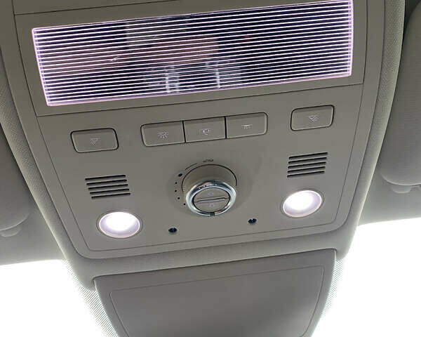 Білий Фольксваген Туарег, об'ємом двигуна 3 л та пробігом 215 тис. км за 25800 $, фото 37 на Automoto.ua