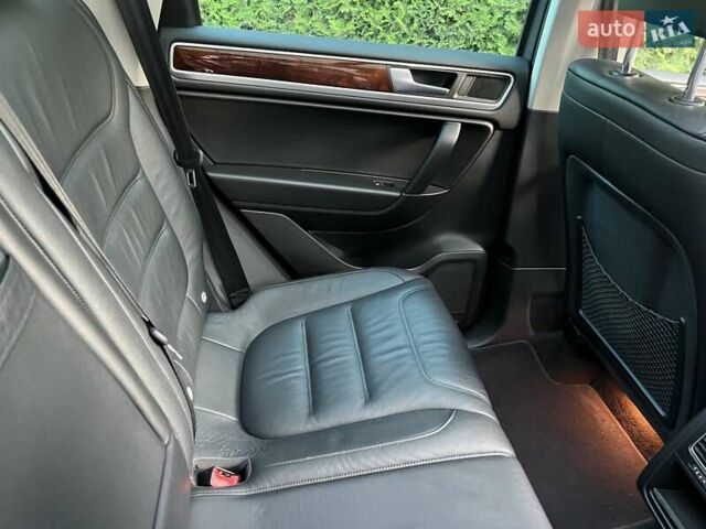 Белый Фольксваген Туарег, объемом двигателя 3 л и пробегом 290 тыс. км за 19900 $, фото 17 на Automoto.ua