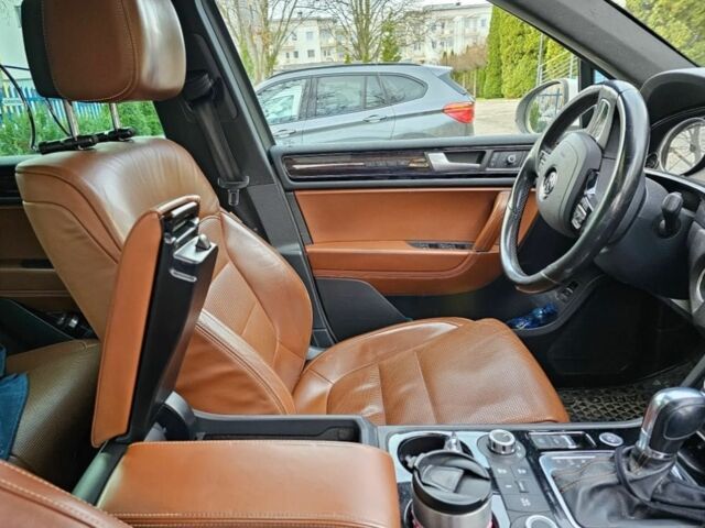 Белый Фольксваген Туарег, объемом двигателя 3 л и пробегом 154 тыс. км за 12500 $, фото 6 на Automoto.ua