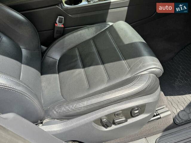 Білий Фольксваген Туарег, об'ємом двигуна 3 л та пробігом 215 тис. км за 25800 $, фото 15 на Automoto.ua