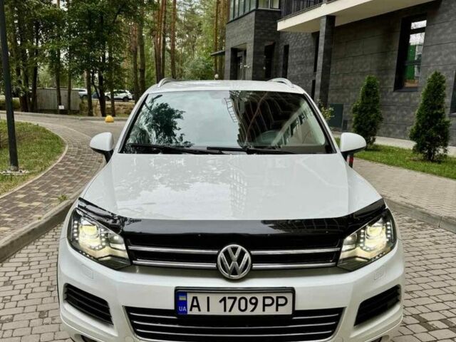 Белый Фольксваген Туарег, объемом двигателя 3 л и пробегом 291 тыс. км за 15900 $, фото 2 на Automoto.ua