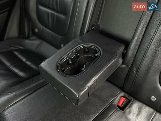 Белый Фольксваген Туарег, объемом двигателя 2.97 л и пробегом 248 тыс. км за 18000 $, фото 46 на Automoto.ua