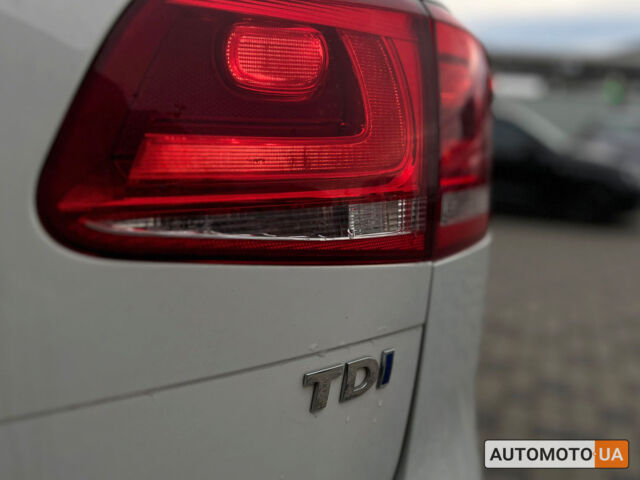 Білий Фольксваген Туарег, об'ємом двигуна 3 л та пробігом 283 тис. км за 20800 $, фото 10 на Automoto.ua