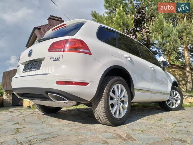 Білий Фольксваген Туарег, об'ємом двигуна 3 л та пробігом 241 тис. км за 21800 $, фото 30 на Automoto.ua