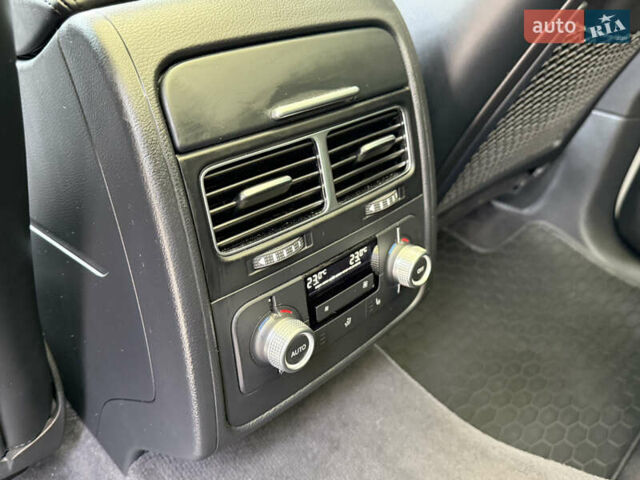 Білий Фольксваген Туарег, об'ємом двигуна 3 л та пробігом 215 тис. км за 25800 $, фото 14 на Automoto.ua