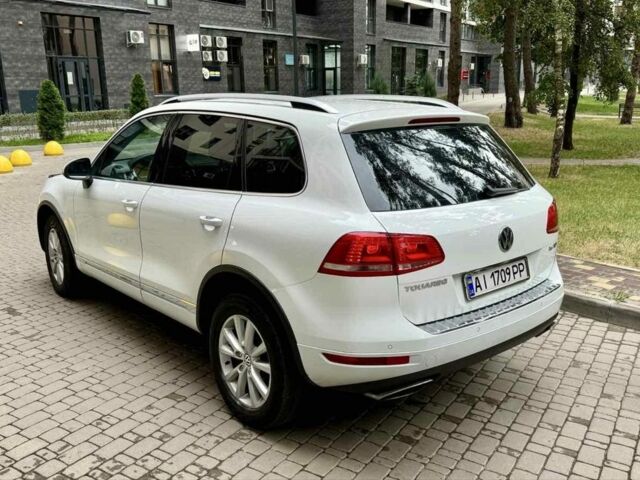 Белый Фольксваген Туарег, объемом двигателя 3 л и пробегом 291 тыс. км за 15900 $, фото 4 на Automoto.ua
