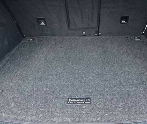 Белый Фольксваген Туарег, объемом двигателя 3 л и пробегом 140 тыс. км за 16600 $, фото 10 на Automoto.ua