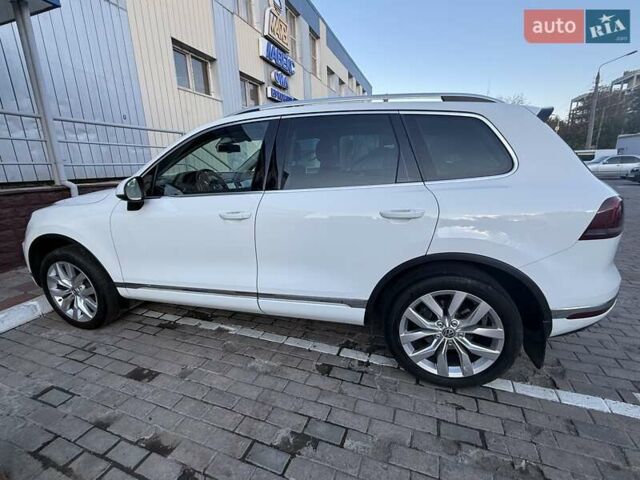 Белый Фольксваген Туарег, объемом двигателя 2.97 л и пробегом 145 тыс. км за 31500 $, фото 11 на Automoto.ua