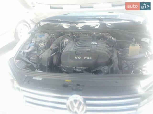 Белый Фольксваген Туарег, объемом двигателя 3.6 л и пробегом 167 тыс. км за 15700 $, фото 22 на Automoto.ua