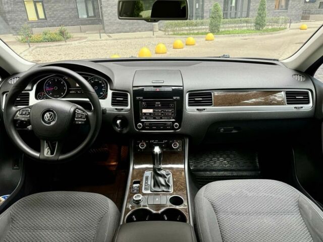 Белый Фольксваген Туарег, объемом двигателя 3 л и пробегом 291 тыс. км за 15900 $, фото 15 на Automoto.ua