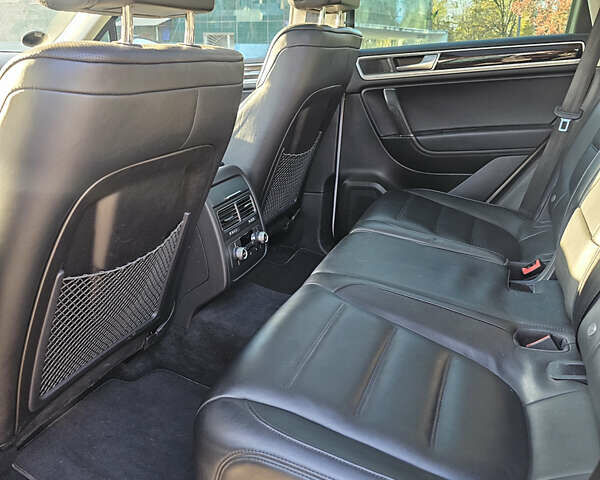 Белый Фольксваген Туарег, объемом двигателя 3 л и пробегом 260 тыс. км за 26000 $, фото 34 на Automoto.ua