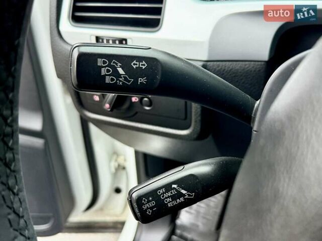 Белый Фольксваген Туарег, объемом двигателя 2.97 л и пробегом 290 тыс. км за 15900 $, фото 28 на Automoto.ua