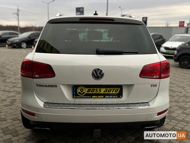 Білий Фольксваген Туарег, об'ємом двигуна 3 л та пробігом 283 тис. км за 20800 $, фото 4 на Automoto.ua