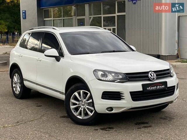 Белый Фольксваген Туарег, объемом двигателя 2.98 л и пробегом 258 тыс. км за 22499 $, фото 2 на Automoto.ua