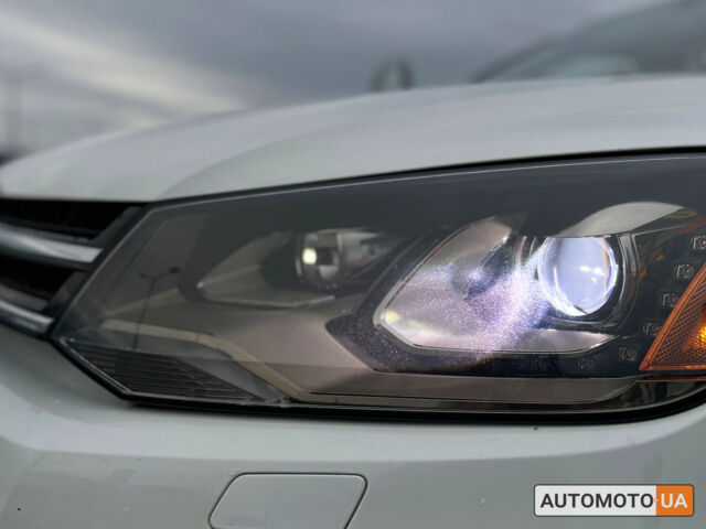 Білий Фольксваген Туарег, об'ємом двигуна 3 л та пробігом 283 тис. км за 20800 $, фото 11 на Automoto.ua