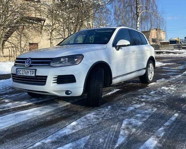 Белый Фольксваген Туарег, объемом двигателя 2.97 л и пробегом 400 тыс. км за 17000 $, фото 18 на Automoto.ua