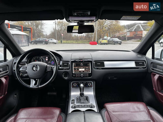 Белый Фольксваген Туарег, объемом двигателя 2.97 л и пробегом 260 тыс. км за 21900 $, фото 47 на Automoto.ua