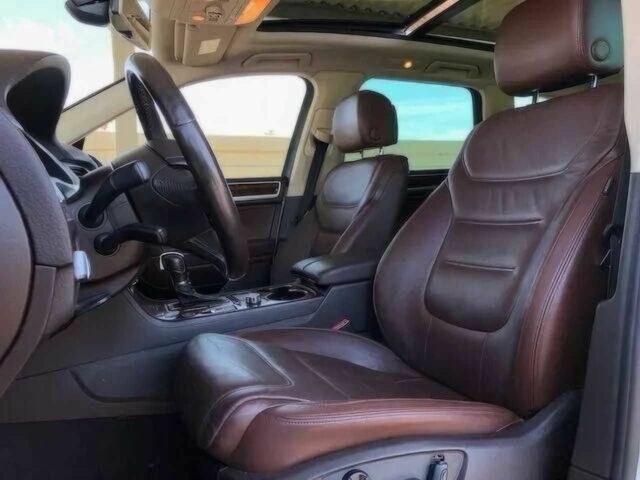 Білий Фольксваген Туарег, об'ємом двигуна 3 л та пробігом 88 тис. км за 3800 $, фото 6 на Automoto.ua