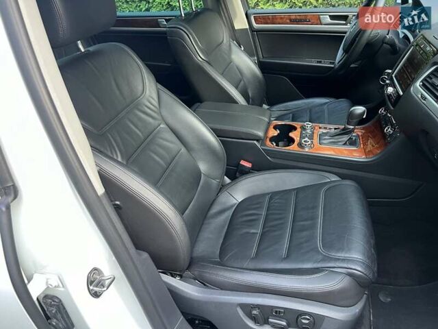 Белый Фольксваген Туарег, объемом двигателя 3 л и пробегом 290 тыс. км за 19900 $, фото 14 на Automoto.ua