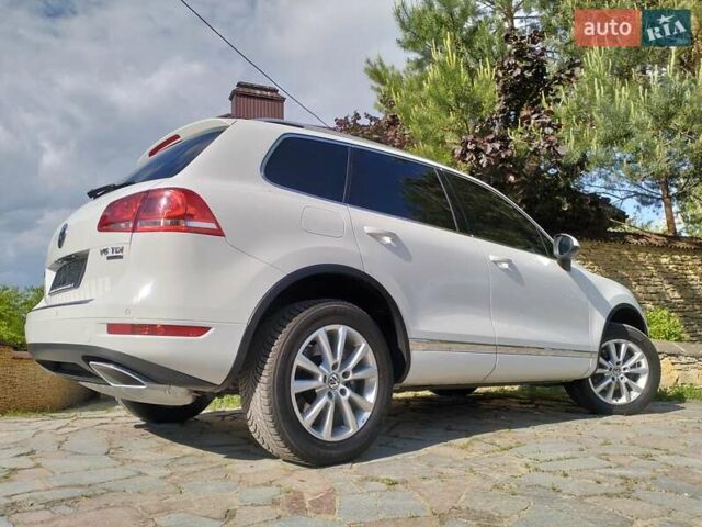 Білий Фольксваген Туарег, об'ємом двигуна 3 л та пробігом 241 тис. км за 21800 $, фото 31 на Automoto.ua