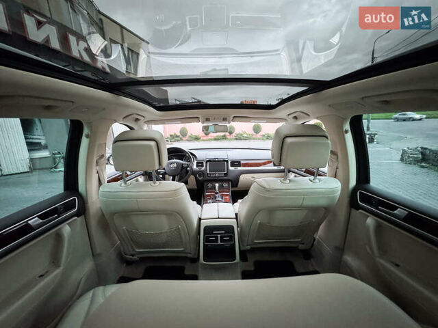 Белый Фольксваген Туарег, объемом двигателя 2.97 л и пробегом 278 тыс. км за 26800 $, фото 37 на Automoto.ua