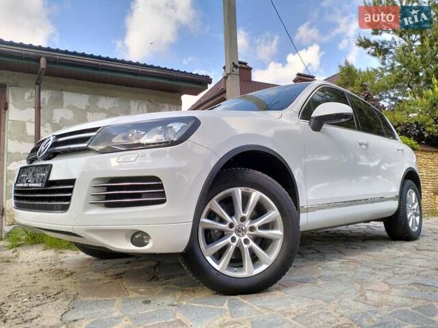 Білий Фольксваген Туарег, об'ємом двигуна 3 л та пробігом 241 тис. км за 21800 $, фото 25 на Automoto.ua