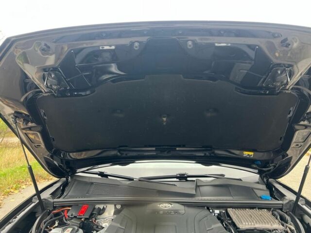 Белый Фольксваген Туарег, объемом двигателя 3 л и пробегом 125 тыс. км за 47500 $, фото 17 на Automoto.ua