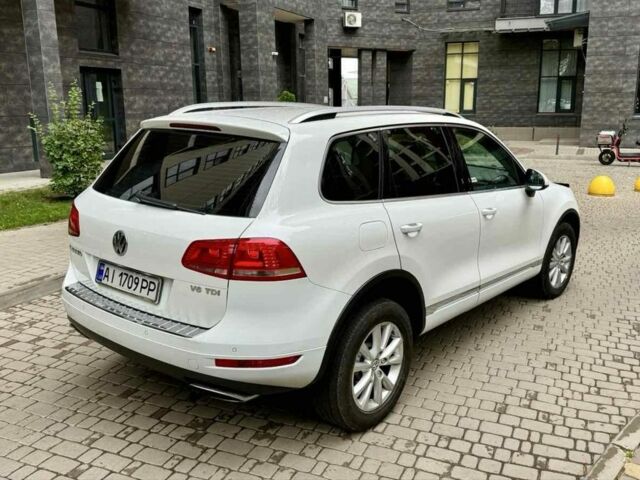 Белый Фольксваген Туарег, объемом двигателя 3 л и пробегом 291 тыс. км за 15900 $, фото 3 на Automoto.ua