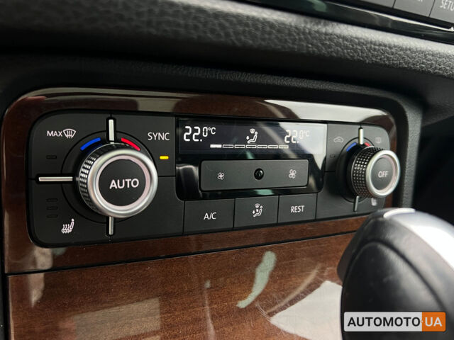 Білий Фольксваген Туарег, об'ємом двигуна 3.6 л та пробігом 153 тис. км за 23200 $, фото 23 на Automoto.ua